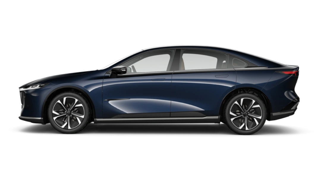 Mazda6e hadir sebagai sedan listrik premium dengan motor listrik 190 kW, jarak tempuh hingga 560 km, fast charging 15 menit, dan desain pemenang World Car Design 2026. Temukan spesifikasi, harga, dan penawaran terbaik di Mazda Bali.