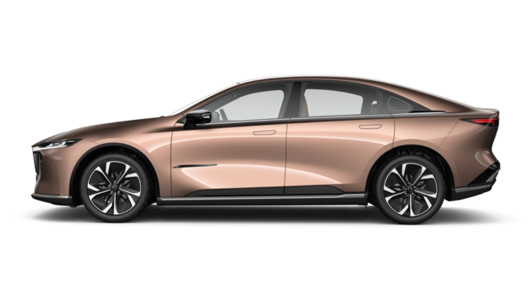 Mazda6e hadir sebagai sedan listrik premium dengan motor listrik 190 kW, jarak tempuh hingga 560 km, fast charging 15 menit, dan desain pemenang World Car Design 2026. Temukan spesifikasi, harga, dan penawaran terbaik di Mazda Bali.